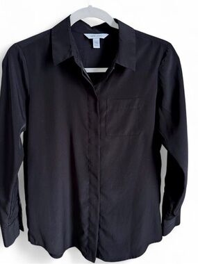 Nine West Lightweight Long Sleeve Button Down Top